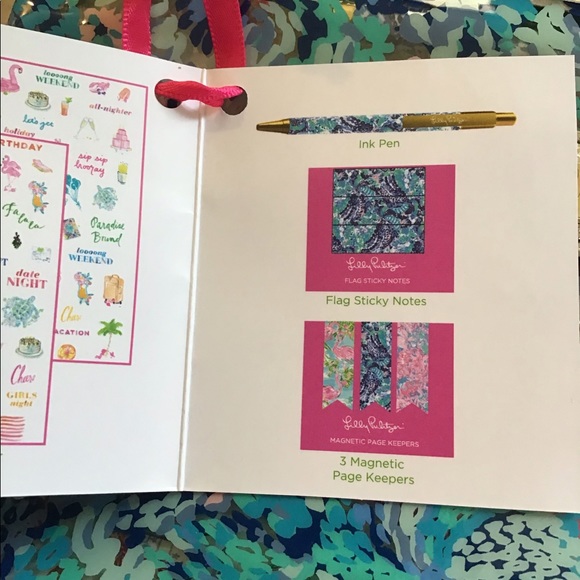 Lilly Pulitzer Agenda Bonus Pack - Picture 6 of 6
